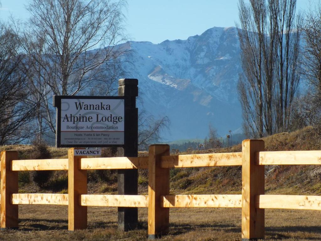 Wanaka Alpine Lodge מראה חיצוני תמונה