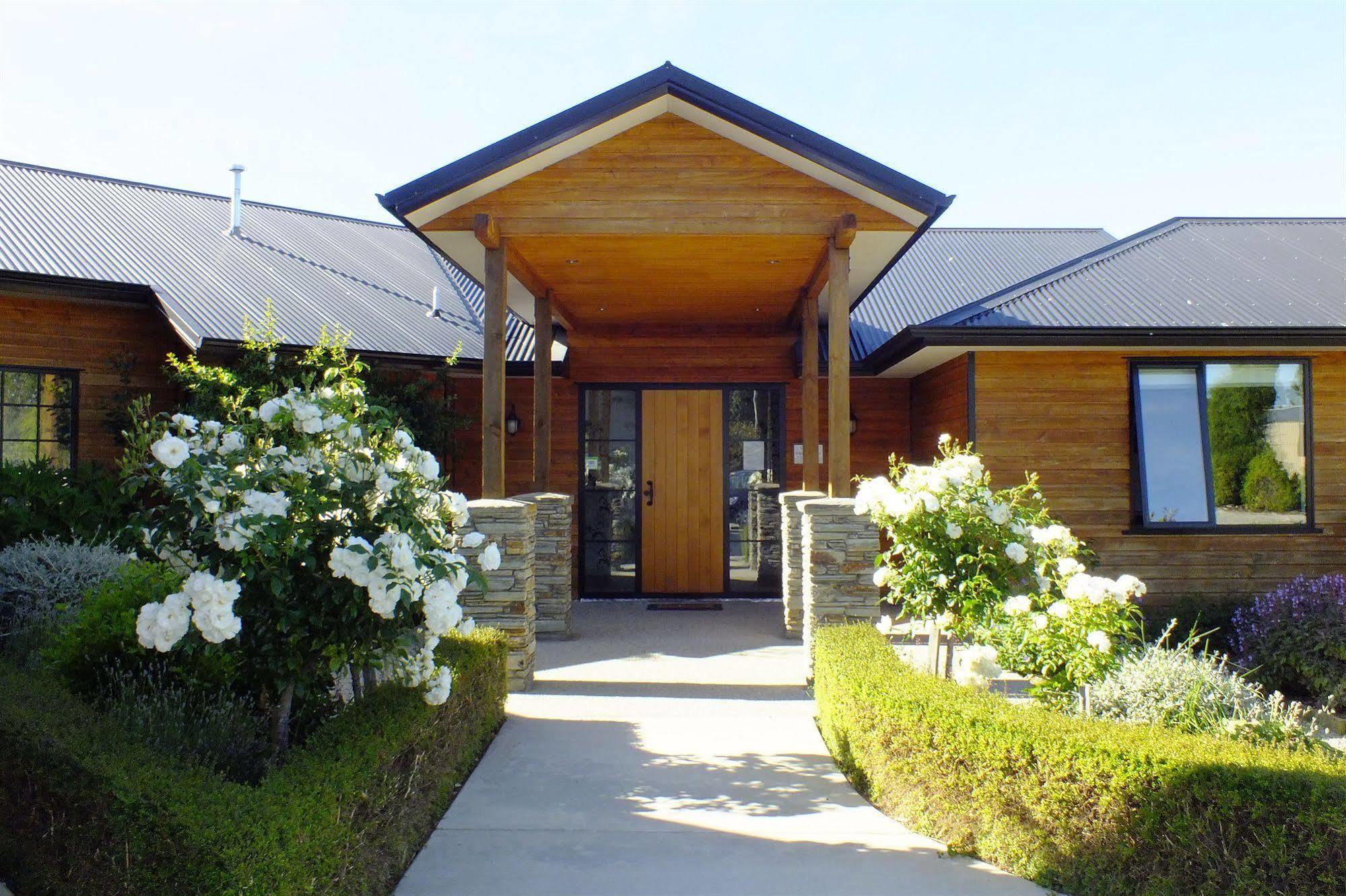 Wanaka Alpine Lodge מראה חיצוני תמונה